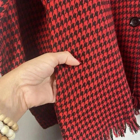 Coco Carmen Houndstooth Fringe Shacket‎ Red Black Button Down Shirt Jacket - Picture 7 of 9